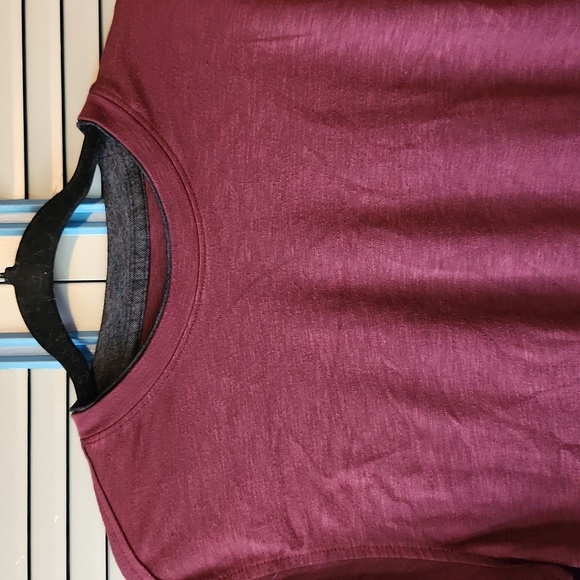 Van Heusen Burgundy Tee Shirt - Picture 3 of 10